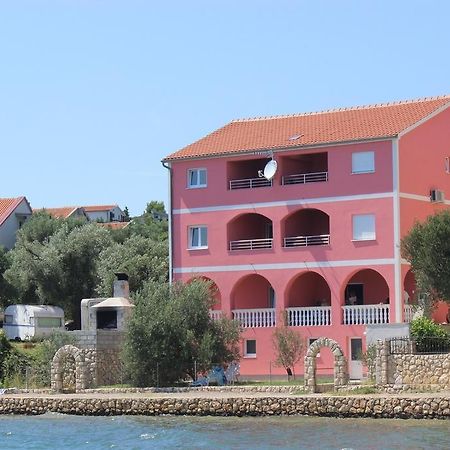 Apartments Marija - Maslenica - First Line To The Sea Pokoj fotografie