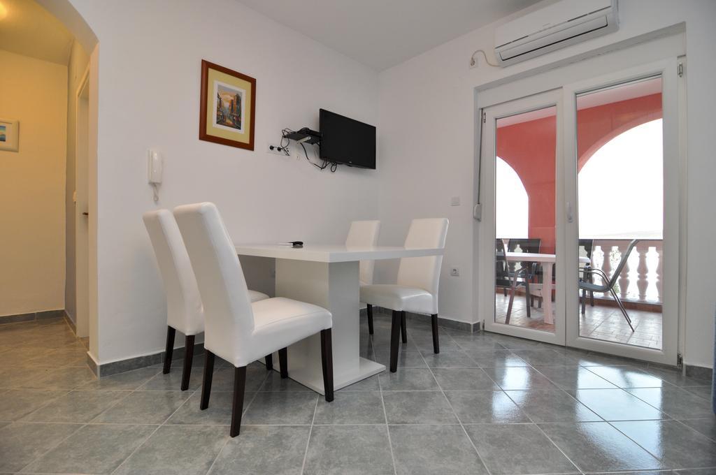 Apartments Marija - Maslenica - First Line To The Sea Pokoj fotografie