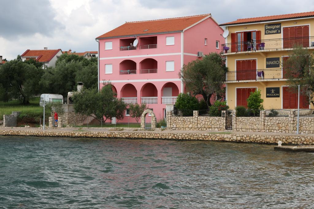 Apartments Marija - Maslenica - First Line To The Sea Exteriér fotografie