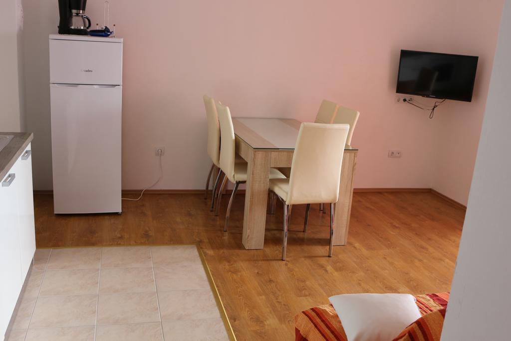 Apartments Marija - Maslenica - First Line To The Sea Exteriér fotografie