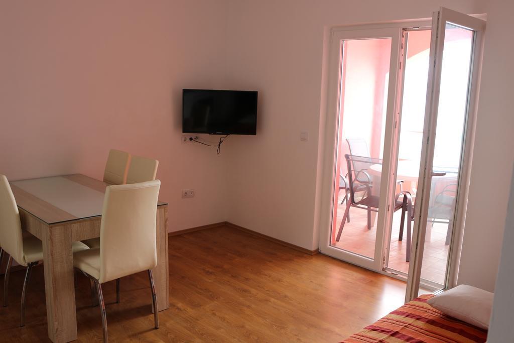 Apartments Marija - Maslenica - First Line To The Sea Exteriér fotografie