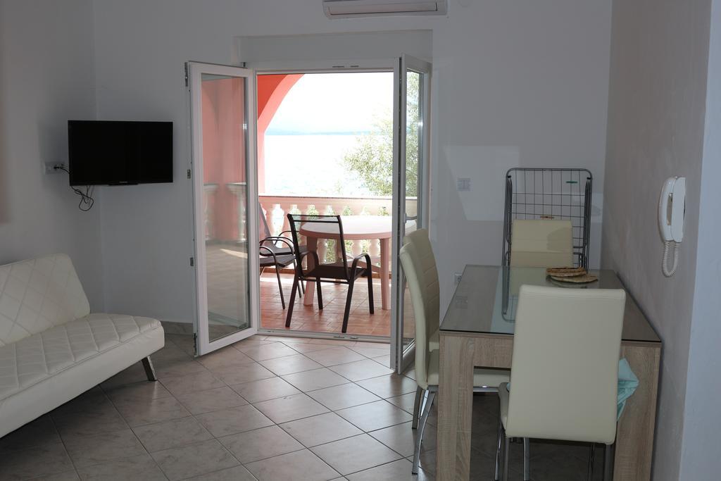 Apartments Marija - Maslenica - First Line To The Sea Exteriér fotografie